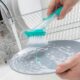 Perie-burete cu maner si dozator de sapun Cleasy InnovaGoods, sistem multifunctional pentru spalat vase, cu accesorii interschimbabile, 50 ml - imagine 6