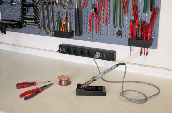 Prelungitor Brennenstuhl Bremounta 5 prize, 2 USB-uri, 3m, Buton On Off, prindere in suruburi - imagine 2