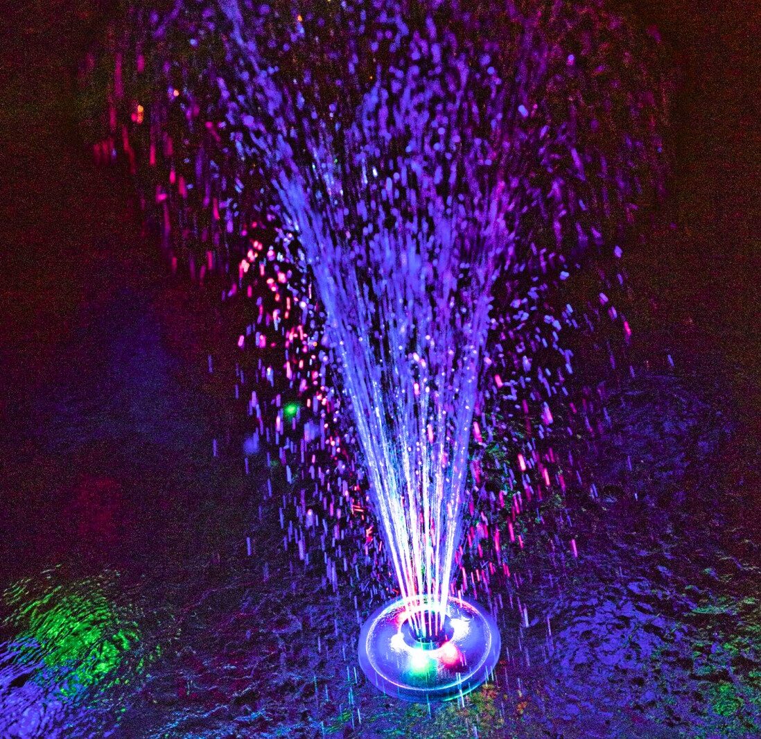 Fantana arteziana de piscina sau iaz Bestway iluminare LED Multicolor Acumulator 2 tipuri de jet de apa 1 14 1 e1670077771338