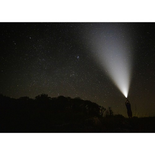 Lanterna profesionala P70, 4500 lumeni, 3 moduri de iluminare, LED puternic, reincarcabila USB