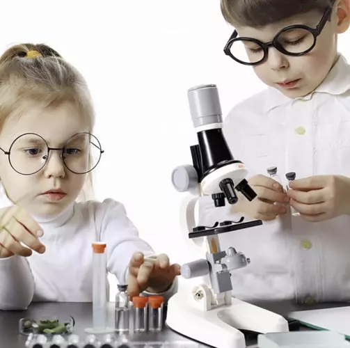 Microscop educational digital pentru copii Kruzzel cu marire 1200X, iluminare LED, accesorii incluse, 22 x 12.5 x 8 cm 1 Microscop educational digital pentru copii Kruzzel cu marire 1200X, iluminare LED, accesorii incluse, 22 x 12.5 x 8 cm