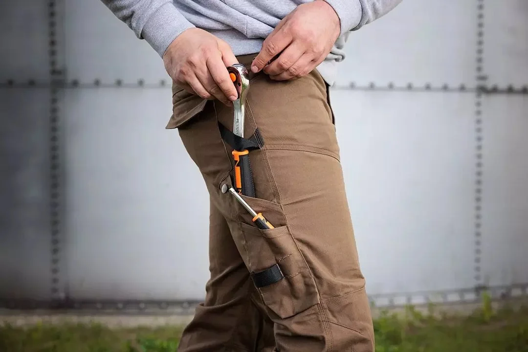 Pantaloni de lucru, bumbac si poliester, model Mix&Match, maro, marimea XXL/56, NEO 1 Pantaloni de lucru, bumbac si poliester, model Mix&Match, maro, marimea XXL/56, NEO