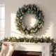 Coronita de Craciun 60 cm cu lumini LED, 8 moduri, 140 ramuri, conuri de pin, verde - imagine 2