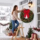 Coronita de Craciun de 60 cm cu Lumini LED, Conuri de Brad si Bobite, Verde - imagine 8