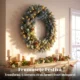 Coronita de Craciun 60 cm cu lumini LED, 8 moduri, 140 ramuri, conuri de pin, verde - imagine 4