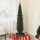 Brad de Craciun Slim, Inalt de 195 cm, Econom de Spatiu, cu 390 de ramuri si Baza din Otel pentru Interior, Verde - imagine 10