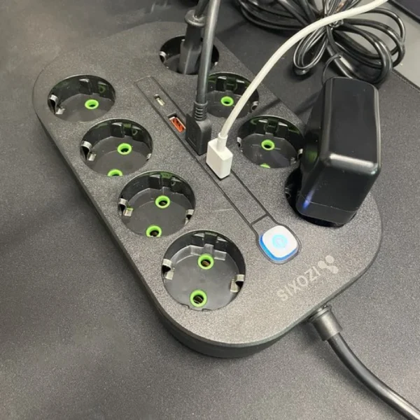Prelungitor cu 8 prize 230V cu 3 porturi USB si 1 port USB-C