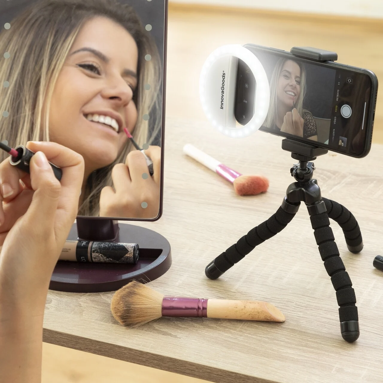 Inel luminos pentru selfie Instahoop, 28 LED-uri, 3 niveluri de intensitate, reincarcabil prin USB 3 Inelul luminos folosit pentru iluminare in timp ce utilizatorul se machiaza